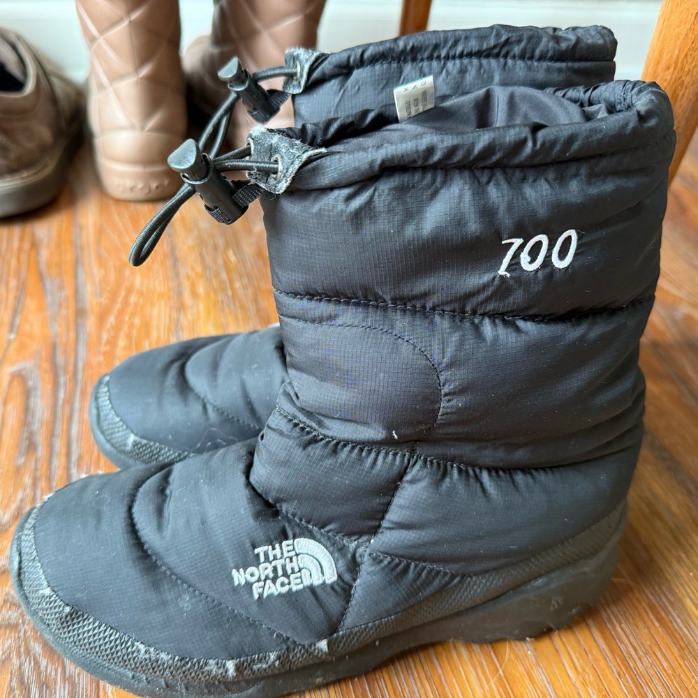 The North Face Women’s Black Winter Boots